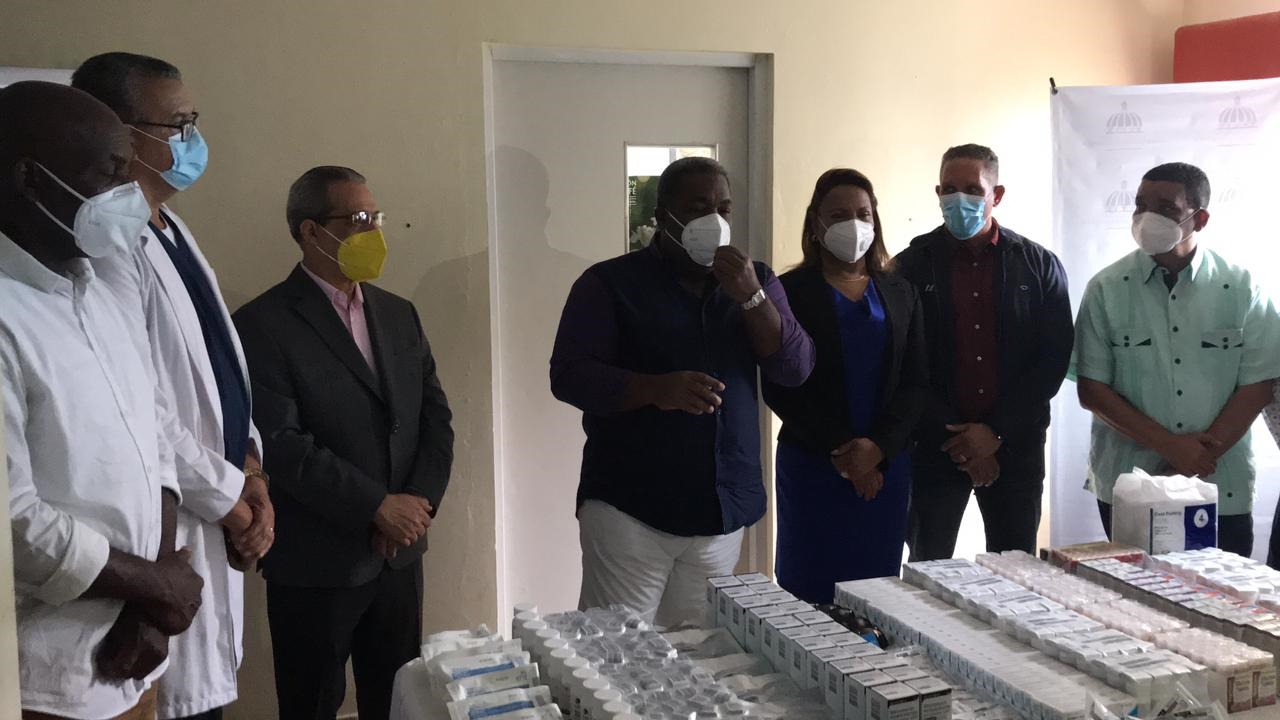 Hospital Municipal de Maimón recibe donación de medicamentos e insumos