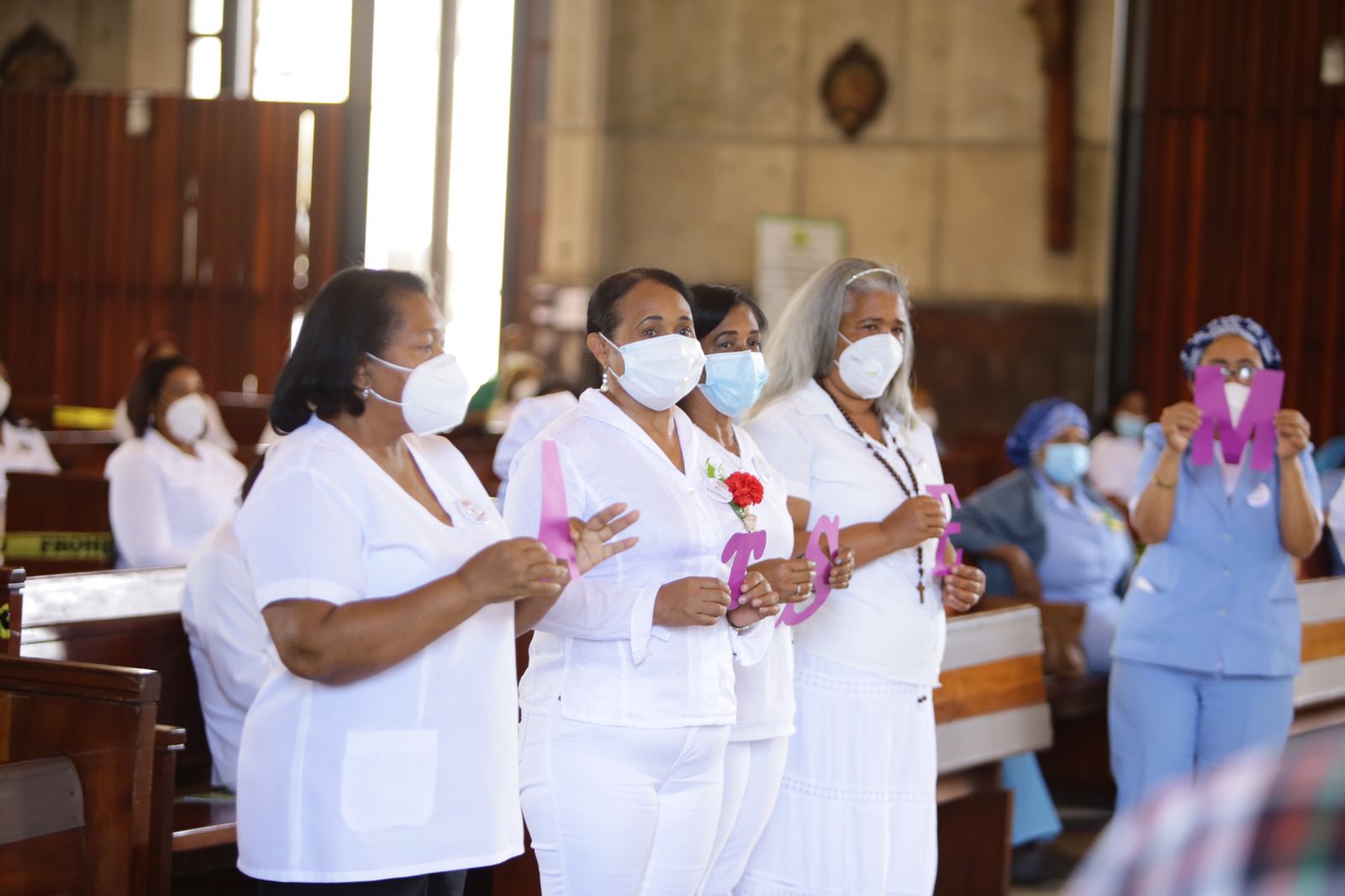 You are currently viewing Realizan misa en honor a las Enfermeras