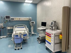 El SNS pone en funcionamiento la nueva Unidad de Cuidados Intensivos para adultos y una UCI pediátrica en el Hospital Marchena