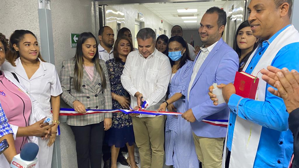 Read more about the article SNS pone en funcionamiento Unidad de Cuidados Intensivos Neonatal en Cotuí