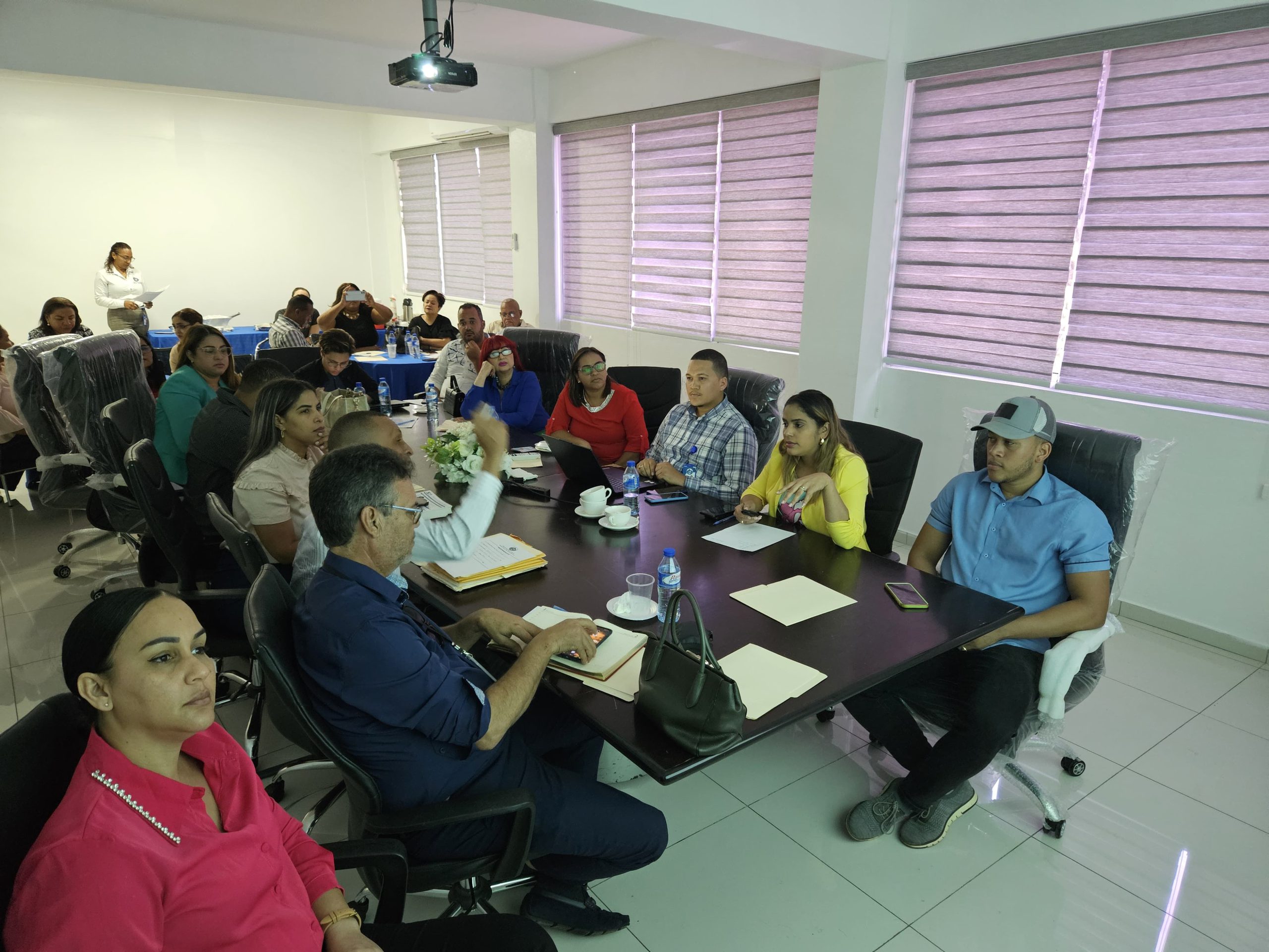 Read more about the article El Servicio Regional de Salud Cibao Central realiza reunión trimestral para el análisis y socialización de Indicadores Hospitalarios