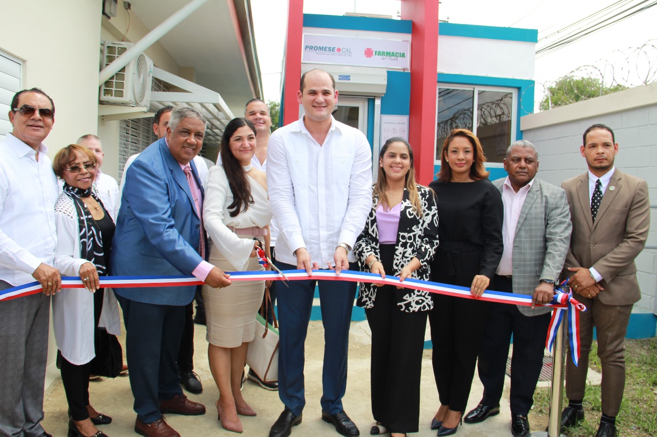 You are currently viewing SRS Cibao Central Participa en la Inauguración de la Farmacia del Pueblo en la UASD La Vega