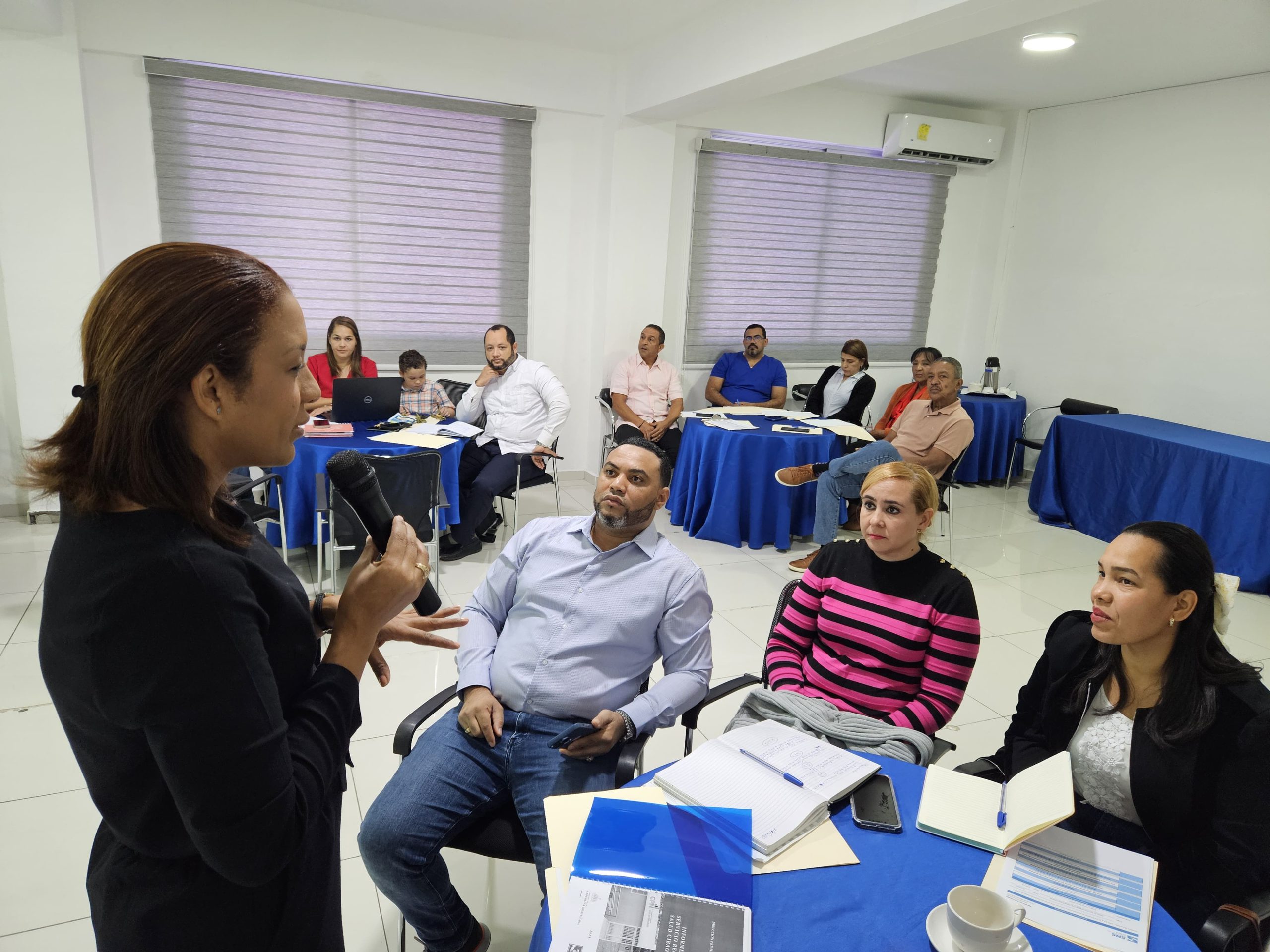 You are currently viewing Servicio Regional de Salud Cibao Central realiza reunión para coordinar avances en el Primer Nivel de Atención