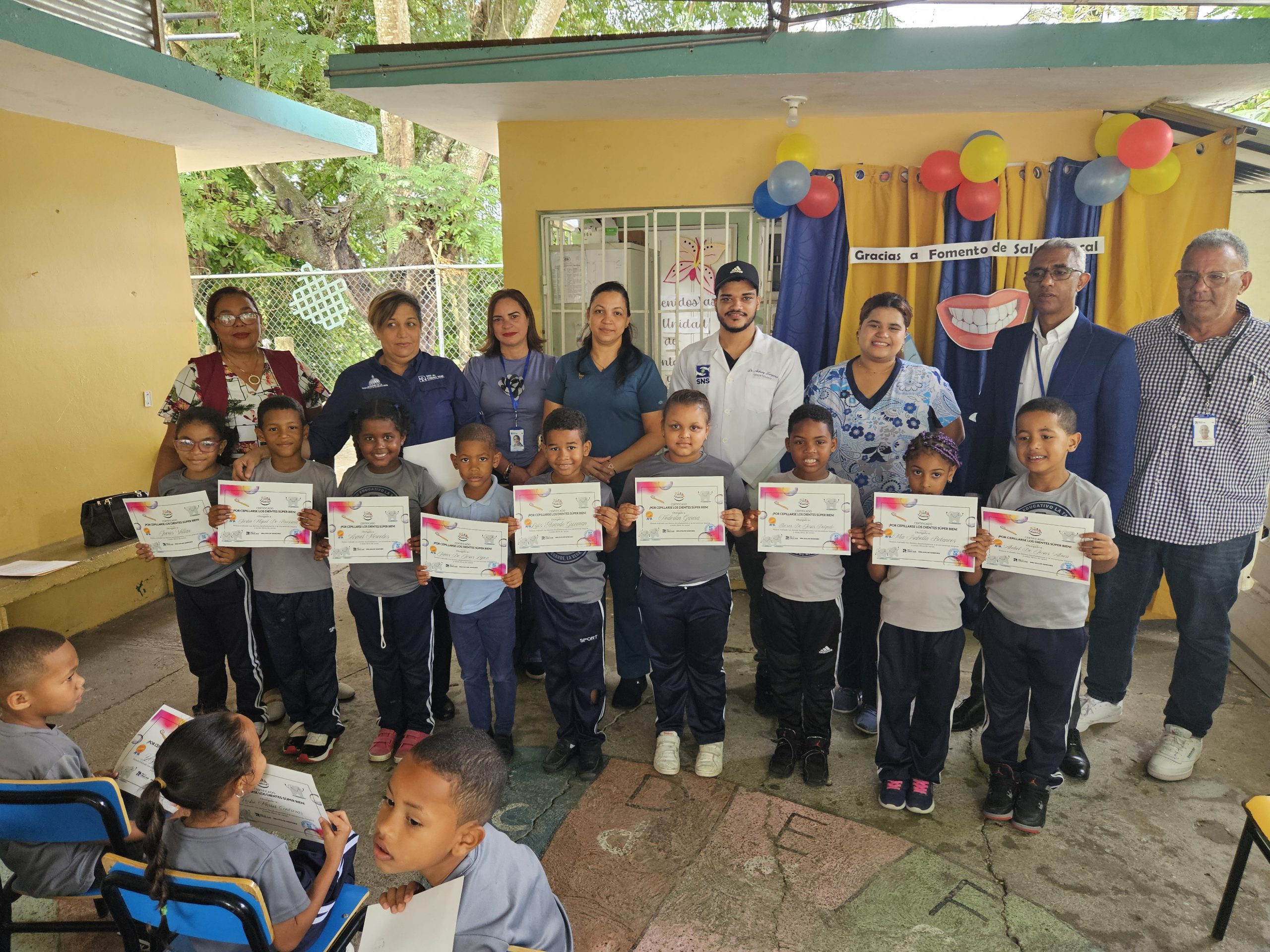 Read more about the article 66 estudiantes libres de caries gracias a jornada odontológica en escuela La Tablita