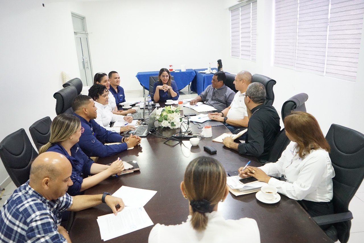 Read more about the article SRS Cibao Sur y Hospital CENSAIDE reafirman compromiso de colaboración en segunda mesa técnica interinstitucional